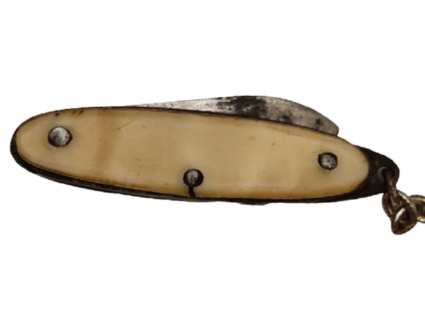 ÜZERİNDE PARİS YAZILI VE EYFEL KULESİ BULUNAN MİNİ İSVEÇ ZİNCİRLİ CEP ÇAKISI