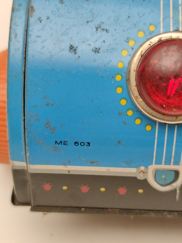 TENEKE BEBEK ARABASI  KULLANAN YUMURTLAYAN  TAVUK ŞEKLİNDE TENEKE PİLLİ OYUNCAK