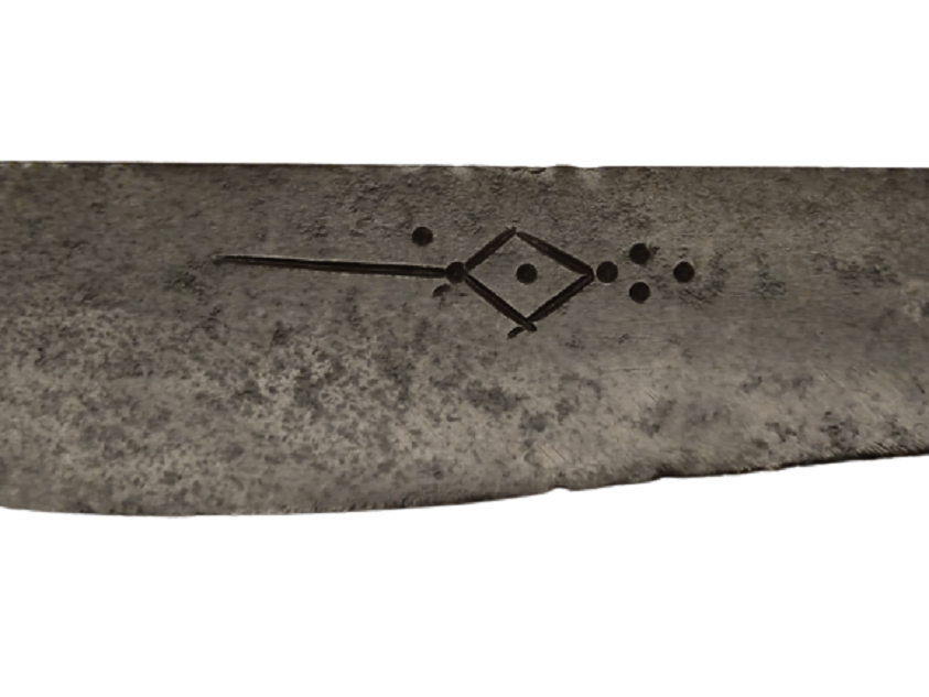 OSMANLI ERMENİ İŞİ AHŞAP TUTAC SICAK DÖVME CELİK UC ÜZERİ MOTİFLİ KINSIZ KAMA