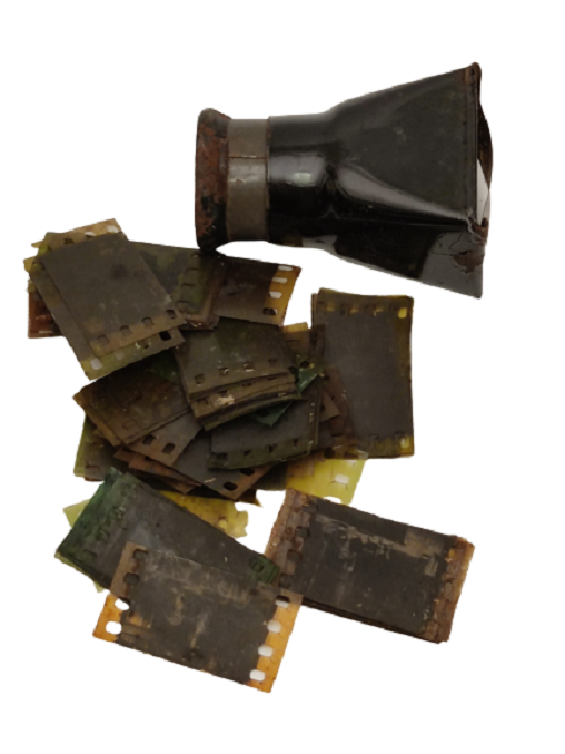 1950 TENEKE CAM MERCEKLİ 35 MM FİLM OKUMA BAKMA SEYRETME MERCEĞİ OYUNCAK