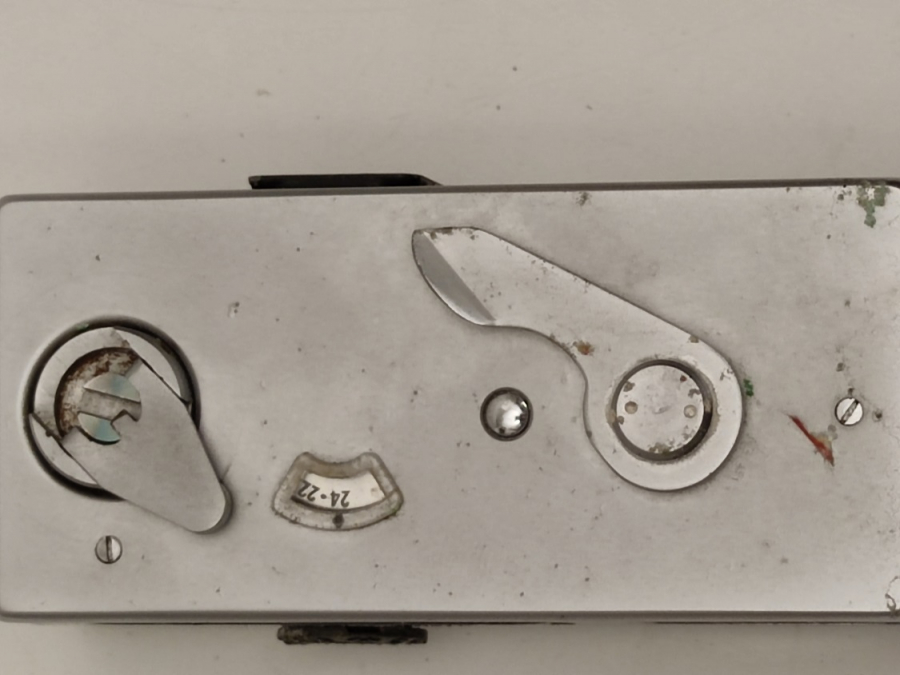 1960 ALMAN FRANKA EDİXA 16 MM CAMERA SELEYYÜM IŞIK ÖLCERLİ FOTOĞRAF MAKİNESİ