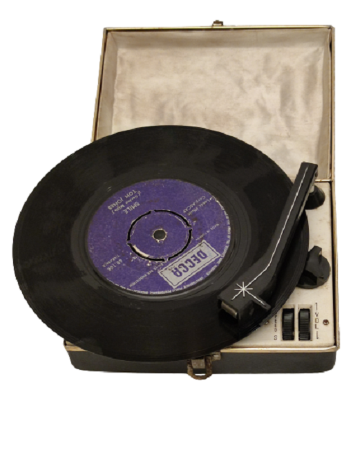 1960 SEYEHAT İCİN TASARLANMIŞ PİLLİ JAPON MALI 33 45 DEVİR PLAK CALAN CANTA ŞEKLİNDE MİNİ PİKAP