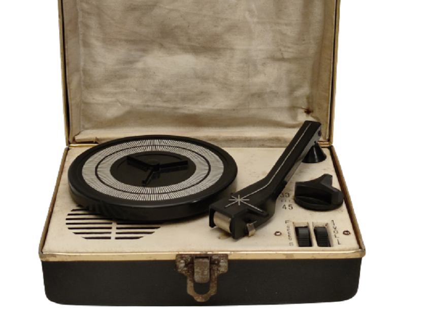 1960 SEYEHAT İCİN TASARLANMIŞ PİLLİ JAPON MALI 33 45 DEVİR PLAK CALAN CANTA ŞEKLİNDE MİNİ PİKAP