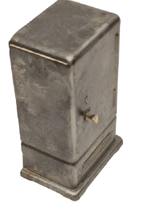 TÜRKİYE VAKIFLAR BANKASI KASA ŞEKLİNDE TASARLANMIŞ  METAL KUMBARA