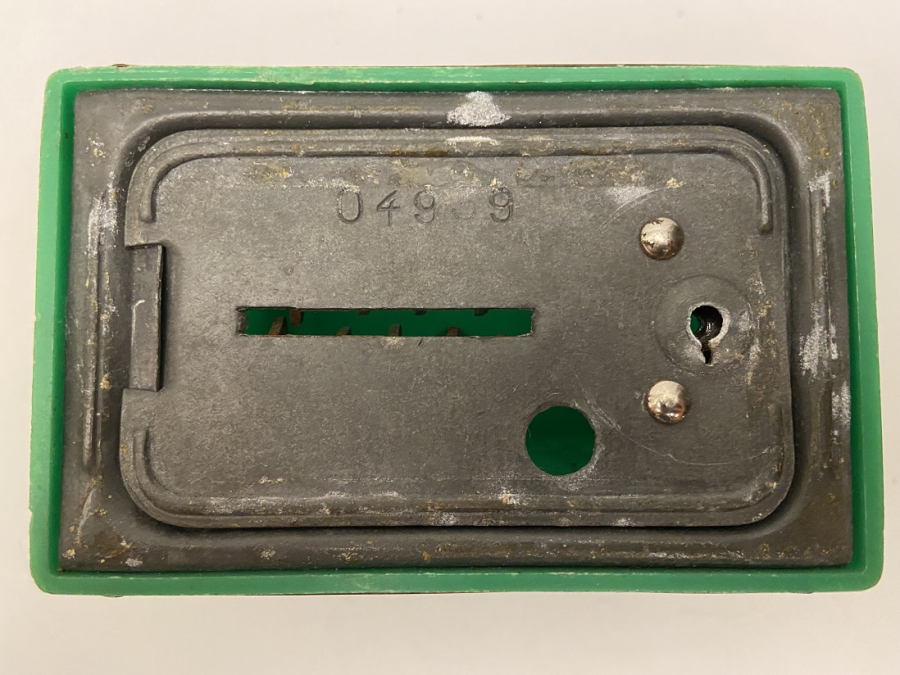 TÜRKİYE CUMHURİYETİ ZİRAAT BANKASI YEŞİL MERKEZ BANKA BİNASI ŞEKLİNDE KUMBARA 