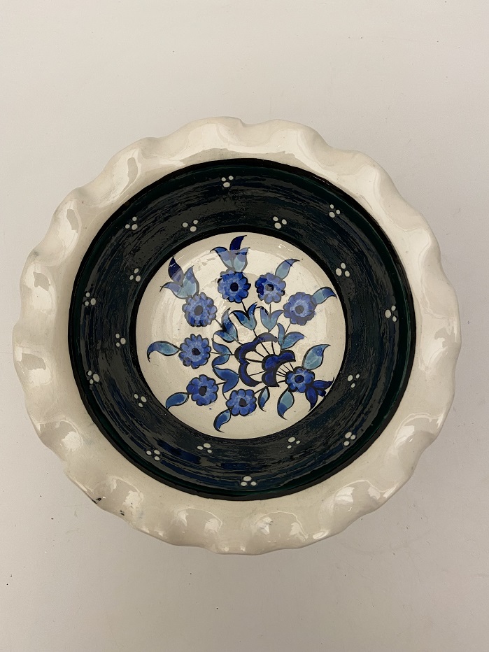 EL BOYAMA ÜZERİ VE İÇİ OSMANLI KARANFİL ÇİÇEK İŞLEMELİ KUTAHYA  KASE