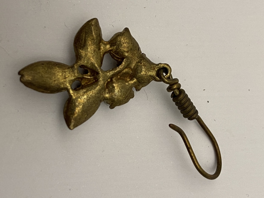 OSMANLI EL YAPIM ÖZEL TASARIM 3 YAPRAK PİRİNÇ ÜZERİNE 3 İNCİ 3 TAŞ İNCİLİ 2 Lİ SALLAMALI  KÜPE