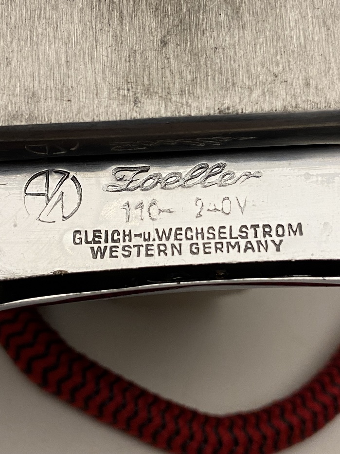 ZOELLER 240V ÇANTALI BAKALİT SAPLI ELEKTRİKLİ SEYEHAT İÇİN TASARLANMIŞ ÜTÜ