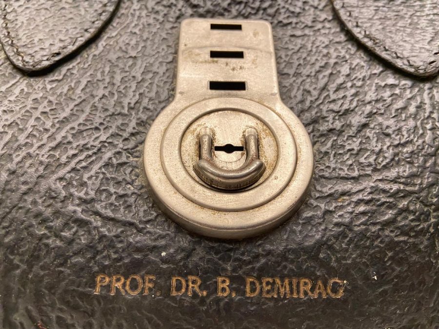 PROF . DR . B . DEMIRAG DERİ DOKTOR EL ÇANTASI DIŞARIYA KONTROL VE MUAYENEYE GİDERKEN KULLANILAN 