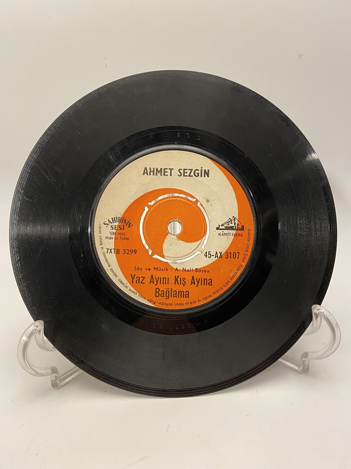 AHMET SEZGİN AÇ AÇ KOLLARINI - YAZ AYINI KIŞ AYINA BAĞLAMA 45 LİK YERLİ PLAK