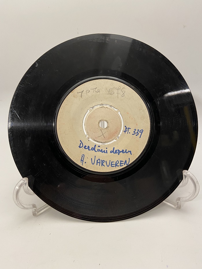 SEVİM TANÜREK ÇARŞIDAN NELER GELİR - ADNAN VARVEREN DERDİMİ DESEM 45 LİK YERLİ PLAK