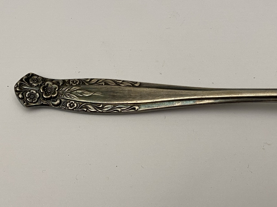 GROSVENOR LAUREATE GÜMÜŞ KAPLAMA İŞLEMELİ SERVİS KAŞIĞI VE SERVİS ÇATALI