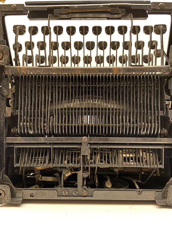 1940 ROYAL MEKANİK METAL KASA CAMLI ŞEFFAF TUŞLAR SORUNSUZ CALIŞAN DAKTİLO F KLAVYE 