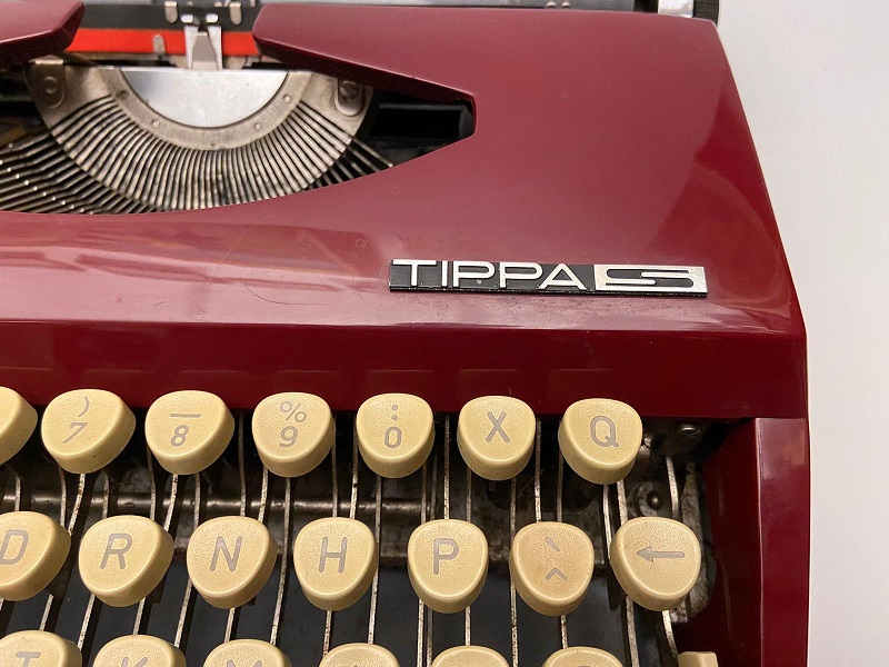 TİPPA  T-A  VERTRİEBS-GMBH  ADLER  MEKANİK DAKTİLO 1966 MODEL ALMAN MALI