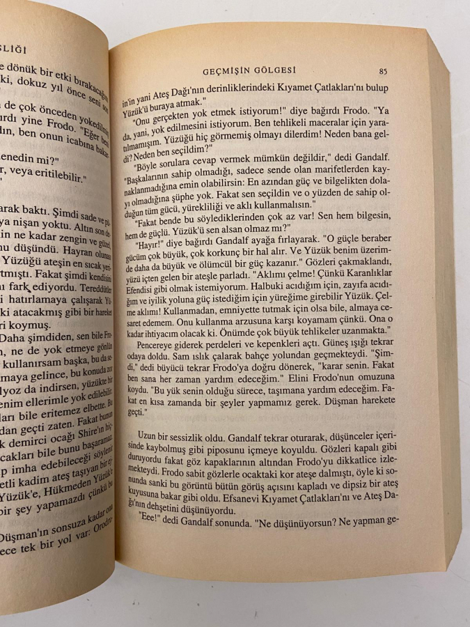 METİS YAYINLARI YÜZÜKLERİN EFENDİSİ YÜZÜK KARDEŞLİĞİ KİTAP