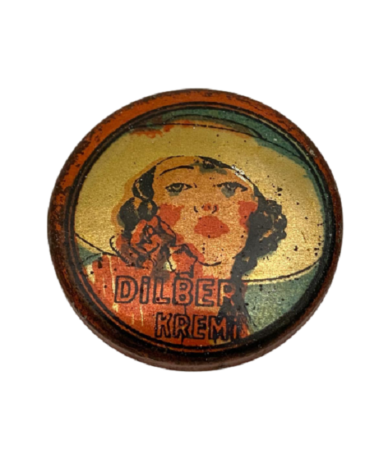 KAPAKLI TENEKE KUTUSUNDA ÜZERİ RESİMLİ DOLU DİLBER KREMİ