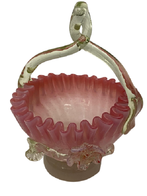 FIRANSIZ TAMAMI EL İŞÇİLİĞİ ŞEKER PEMBESİ AŞAYA DOGRU BEYAZLAYAN  OPALİN KENARLAR FIRFIRLI KULPLU ŞEKERLİK