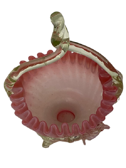 FIRANSIZ TAMAMI EL İŞÇİLİĞİ ŞEKER PEMBESİ AŞAYA DOGRU BEYAZLAYAN  OPALİN KENARLAR FIRFIRLI KULPLU ŞEKERLİK