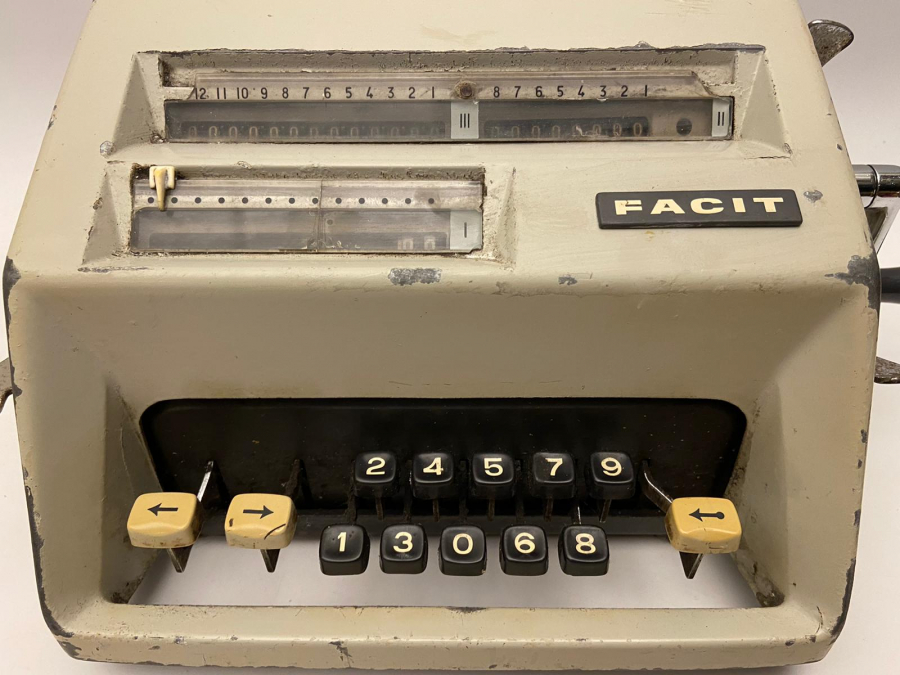 FACİT AB SWEDEN MOD C1 13 TUŞLU KOLLU CEVİRMELİ MEKANİK GİRİ BAKALİT TUŞLU METAL HESAP MAKİNASI SORUNSUZ