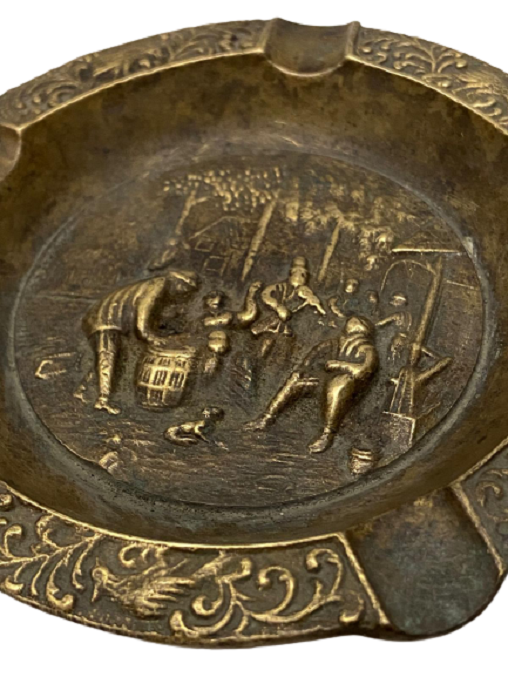 1960 SARI  PİRİNÇ DÖKÜM ÜZERİ TAMAMEN EL İŞÇİLİKLİ TESVİYELİ DEMİRCİLERİN CALIŞMASI TEMALI KÜLLÜK