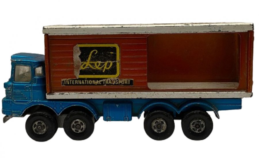 1971 İNGİLİZ MATCHBOX SUPERKİNGS K-12 FREIGHT LINER KOLEKSİYONLUK OYUNCAK ARABA PAT NO:1238927 14 X 5 CM DEN OLUŞMAKTADIR.