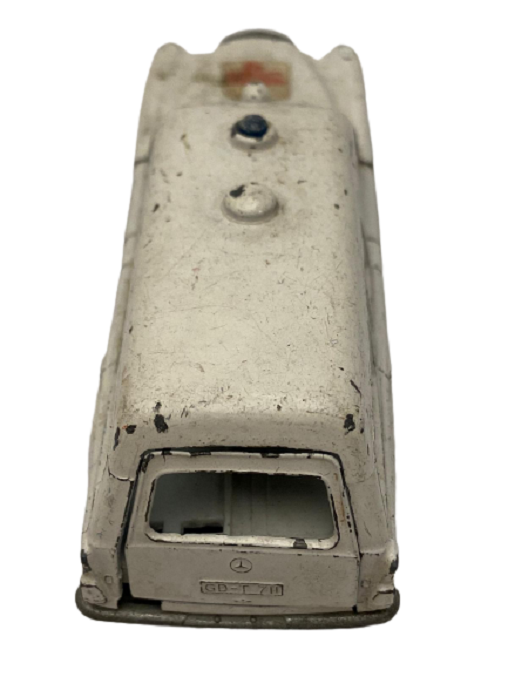 İNGİLİZ MATCHBOX SPEEDKİNGS K-26 MERCEDES BENZ 