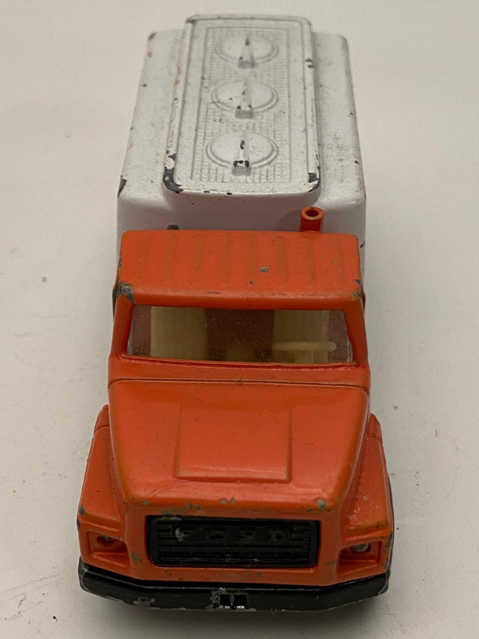 GUILOY TOYS FORD ARKASINDA TANKLI KOLEKSİYONLUK OYUNCAK KAMYON