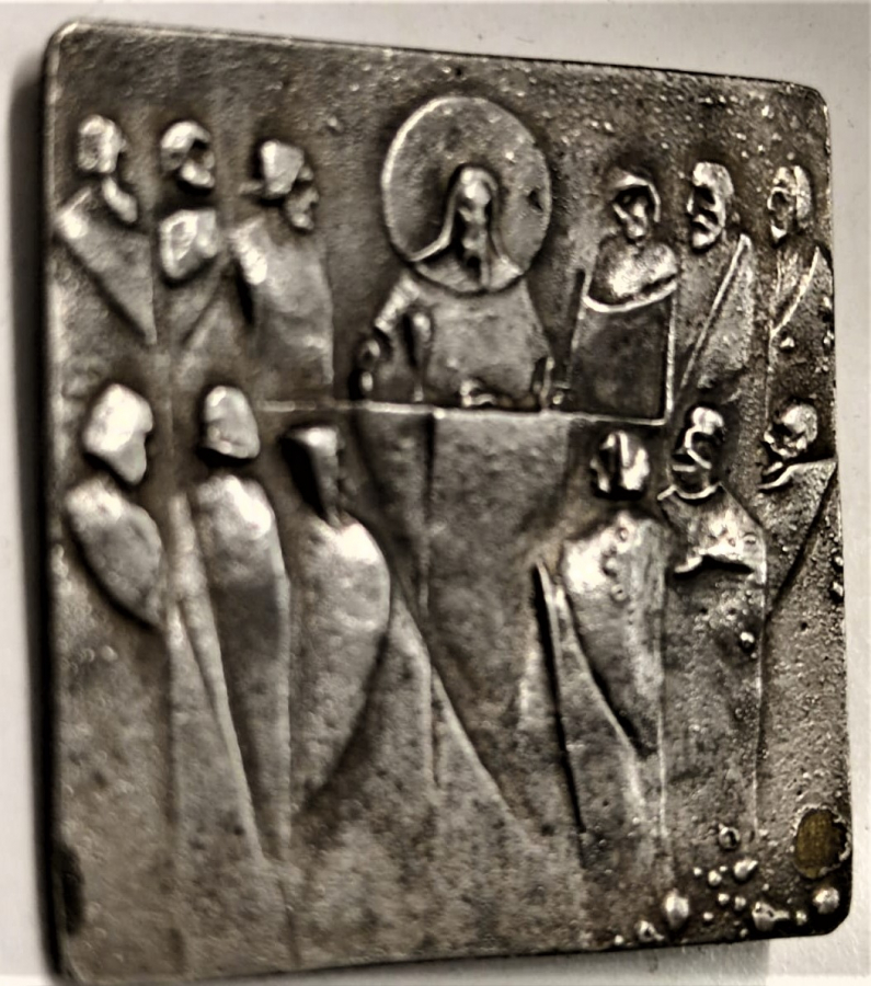  GÜMÜŞ DİNİ TEMALI İSA VE ON İKİ HAVARESİ  KARE FORMDA ARKASI İGNELİ MODEL 