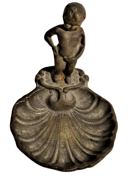 PİRİNC KÜL TABLASINA  İŞEYEN COCUK  TASARIMI ŞEKLİNDE KÜLLÜK 