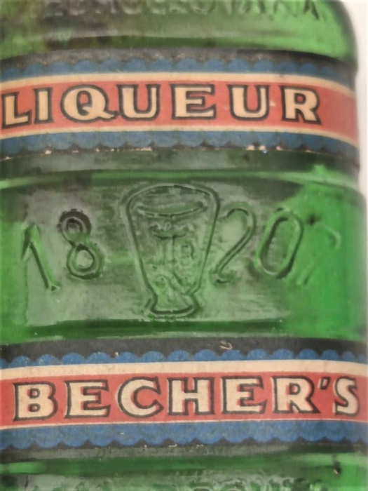 1800 ORIGINAL CARLSBAD BECHER LIQUEUR CZECHOSLOVAKIA ŞİŞELER MANTAR TIPALIDIR YEŞİL ŞİŞE PORSELEN KUPA 