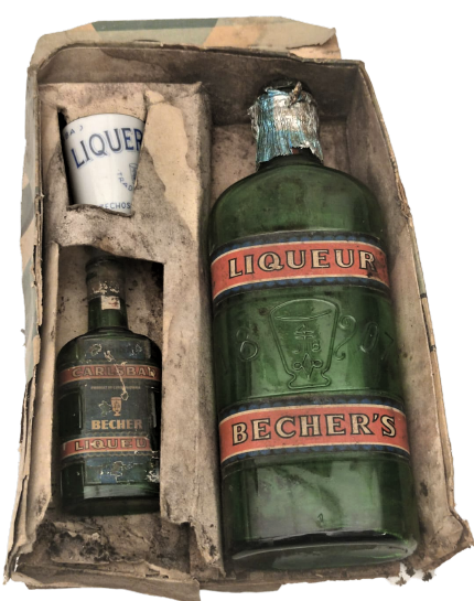 1800 ORIGINAL CARLSBAD BECHER LIQUEUR CZECHOSLOVAKIA ŞİŞELER MANTAR TIPALIDIR YEŞİL ŞİŞE PORSELEN KUPA 