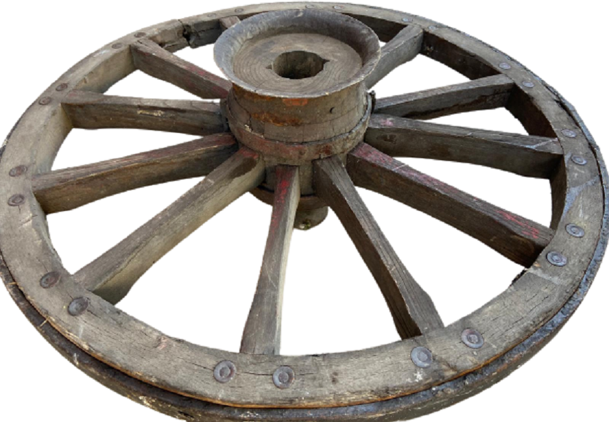 1940 EL YAPIM TAHTA AT ARABASI TEKERLEĞİ ETRAFI  SICAK DÖGME DEMİR CEMBERLİ TAMAMEN ELDE YAPILMIŞ  AHŞAP TEKERLEK