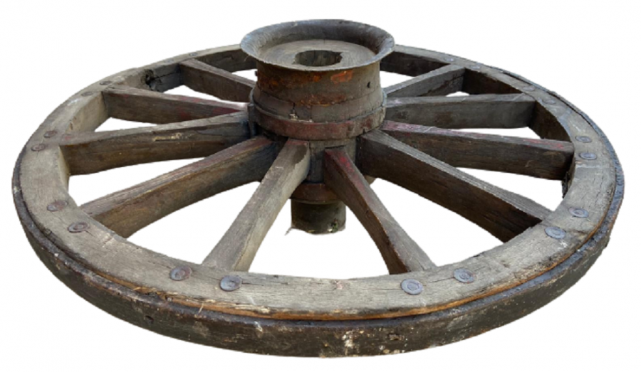 1940 EL YAPIM TAHTA AT ARABASI TEKERLEĞİ ETRAFI  SICAK DÖGME DEMİR CEMBERLİ TAMAMEN ELDE YAPILMIŞ  AHŞAP TEKERLEK