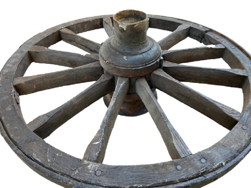 1940 EL YAPIM TAHTA AT ARABASI TEKERLEĞİ ETRAFI  SICAK DÖGME DEMİR CEMBERLİ TAMAMEN ELDE YAPILMIŞ  AHŞAP TEKERLEK