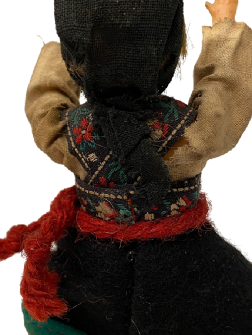 EL YAPIMI YÖRESEL ELBİSELİ GİYİNMİŞ OYUNCAK BEBEK 