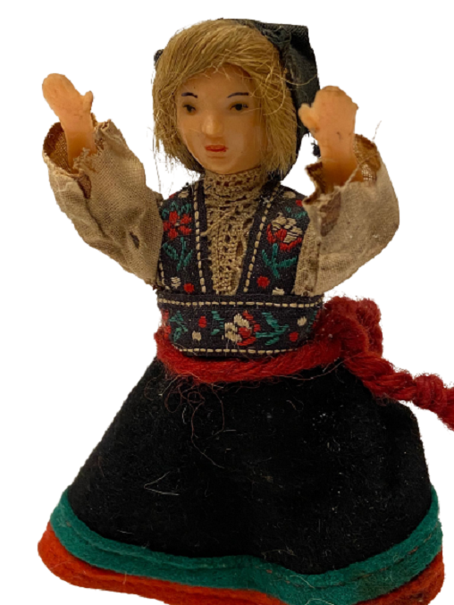 EL YAPIMI YÖRESEL ELBİSELİ GİYİNMİŞ OYUNCAK BEBEK 