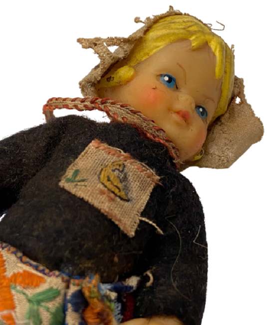 EL YAPIMI YÖRESEL ELBİSELİ GİYİNMİŞ OYUNCAK BEBEK 