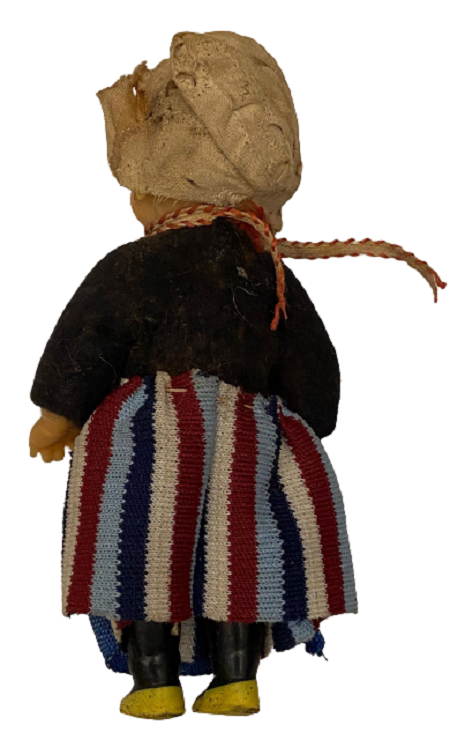 EL YAPIMI YÖRESEL ELBİSELİ GİYİNMİŞ OYUNCAK BEBEK 