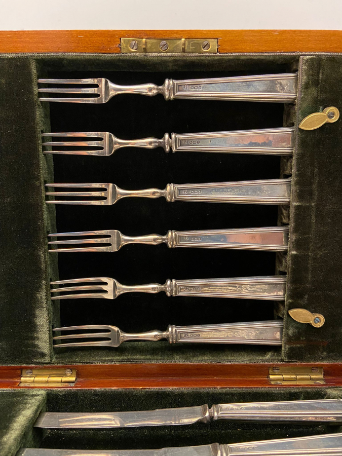 I.E & S DAMGALI ORİJİNAL AHŞAP KUTUSUNDA 12 PARÇA BIÇAK & ÇATAL SETİ