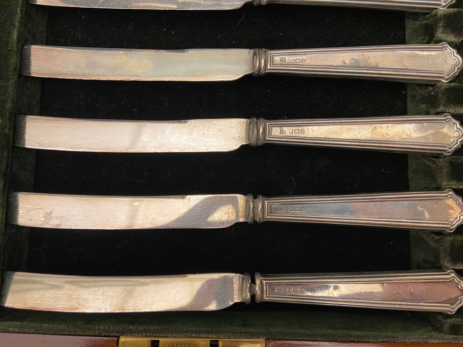 I.E & S DAMGALI ORİJİNAL AHŞAP KUTUSUNDA 12 PARÇA BIÇAK & ÇATAL SETİ