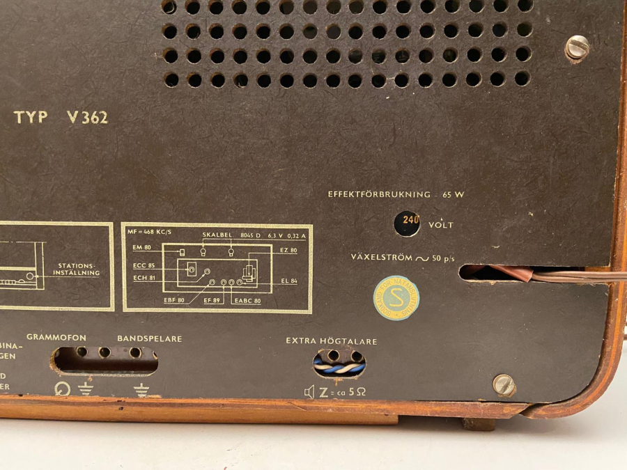 1956 AVRUPA LAMBALI ORJİNAL FM  DUX TYP V 362 AHŞAP KASA RADYO SORUNSUZ CALIŞMAKTADIR