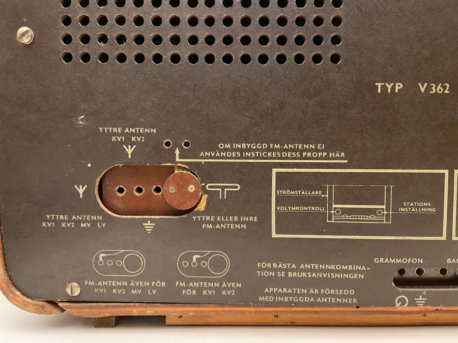 1956 AVRUPA LAMBALI ORJİNAL FM  DUX TYP V 362 AHŞAP KASA RADYO SORUNSUZ CALIŞMAKTADIR