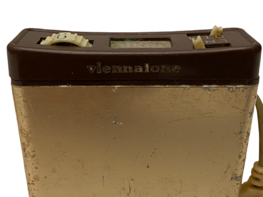  VINTAGE AUSTRIAN VIENNATONE X6PP HEARING AID IN ORIGINAL BOX  PİLLİ AGIŞ İŞTENLER İÇİN İŞİTME CİHAZI
