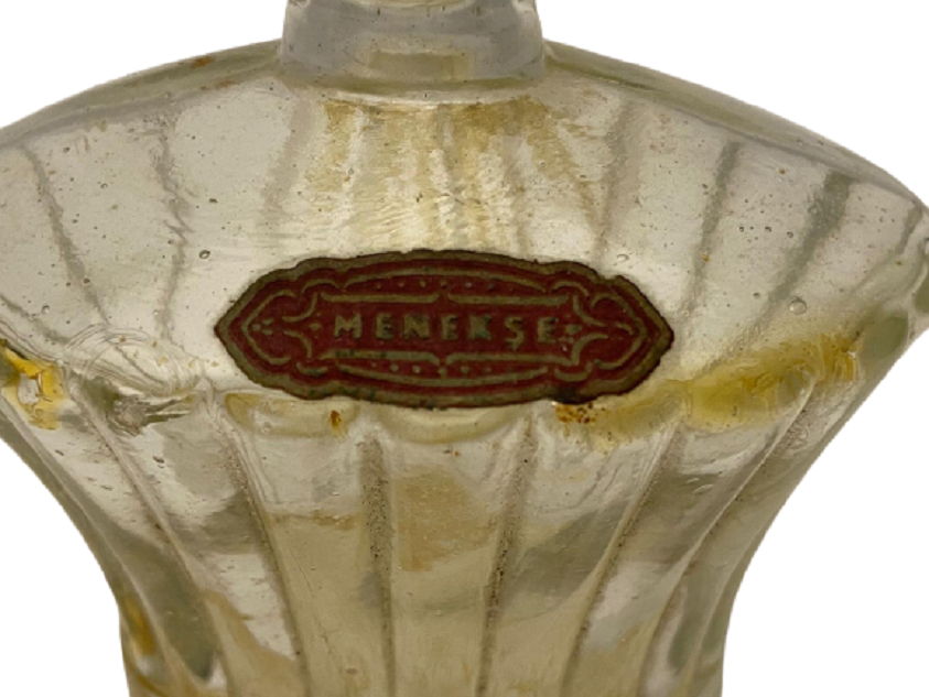 1950 YERLİ MENEKŞE ETİKETLİ CAM KAPAKLI  KOLONYA ŞİŞESİ