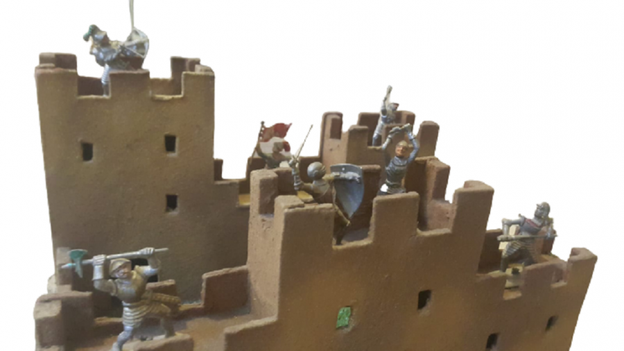 1970 ETRAFI BURCLARLA CEVRİLİ ASKERİ KALE  MUDAFA SAVAŞ KALESİ İÇERSİNDE 11 ASKER BULUNMAKDA ALMAN MALI OYUNCAK