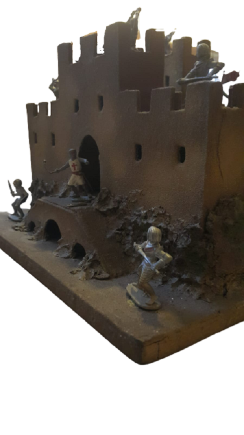 1970 ETRAFI BURCLARLA CEVRİLİ ASKERİ KALE  MUDAFA SAVAŞ KALESİ İÇERSİNDE 11 ASKER BULUNMAKDA ALMAN MALI OYUNCAK