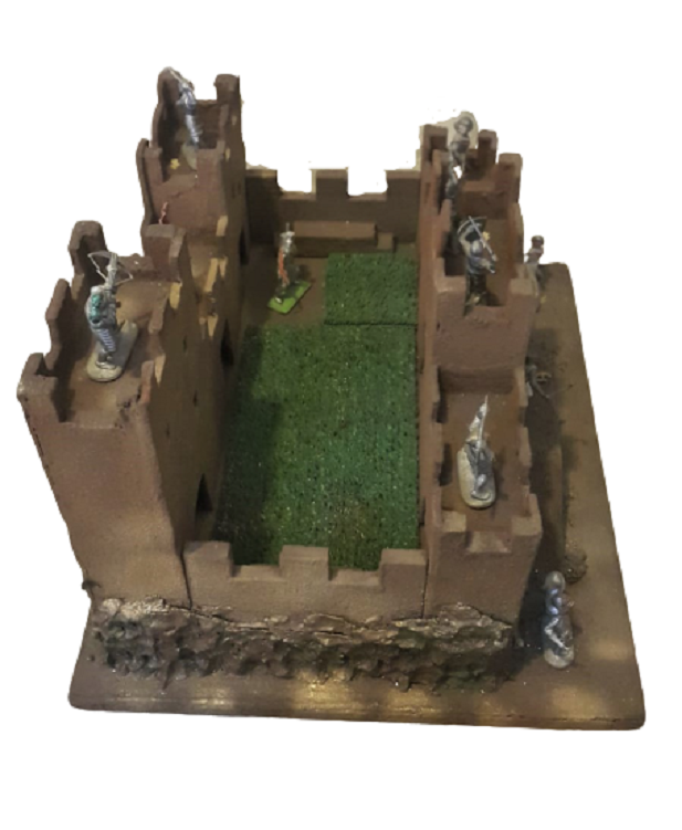 1970 ETRAFI BURCLARLA CEVRİLİ ASKERİ KALE  MUDAFA SAVAŞ KALESİ İÇERSİNDE 11 ASKER BULUNMAKDA ALMAN MALI OYUNCAK