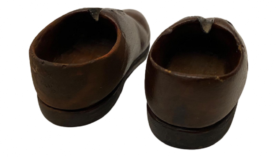 UFAK AHŞAP ÇİFT TAMAMEN ELDE YAPILMIŞ USTA İŞİ MASKOT MİNİ CİFT AYAKKABI 