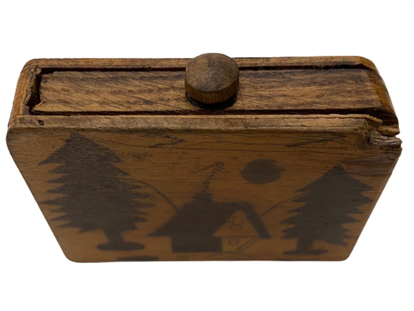 1940 AHŞAP AÇINCA İÇİNDEN CİVİLİ YILAN ÇIKAN ÜZERİ RESİMLİ ŞAKA OYUNCAĞI