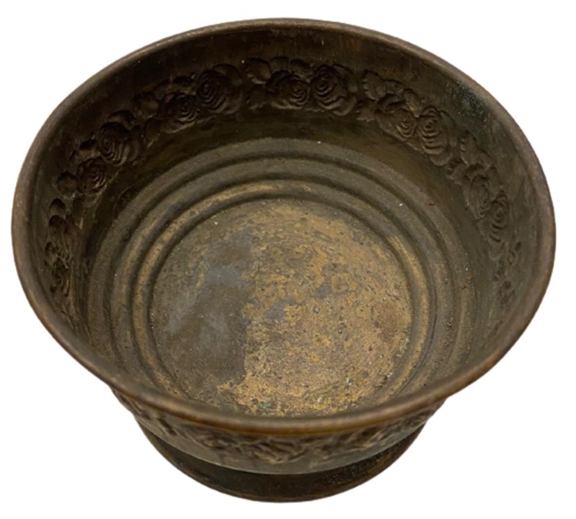 1920 OSMANLI BAKIR KAPAKLI DIŞI KABARTMA DESENLİ  İŞLEMELİ KAPAKLI PAMUK SAKLAMA  KUTUSU